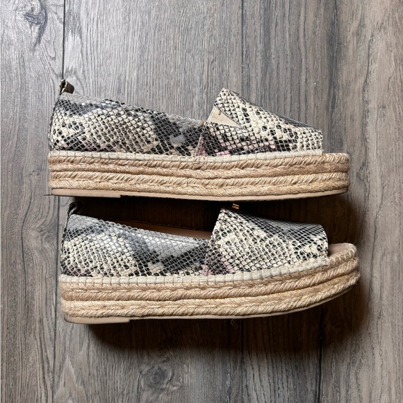 DKNY Sneak Print Leather Espadrilles  Slip On Platform Sandals Open Toe Shoes. - Picture 2 of 3